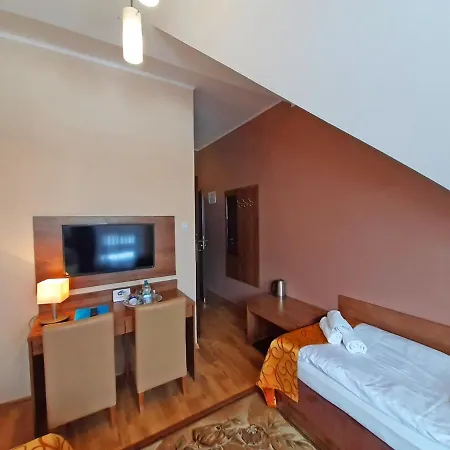 Hotel Zielone Wzgorze Boleslawow 2*