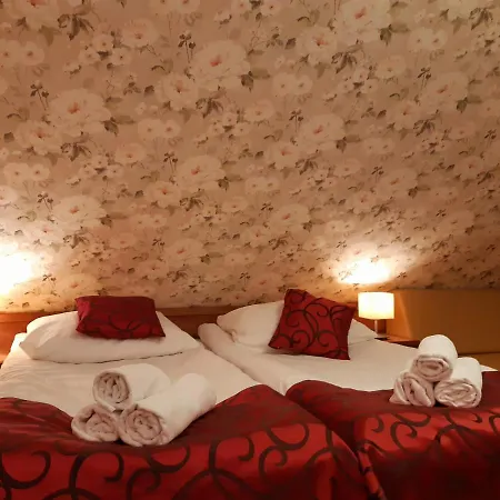 Zielone Wzgorze Boleslawow 2*